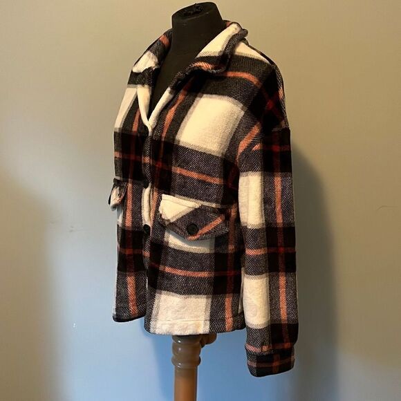 Women's Multicolor Plaid Button-Up Fuzzy Jacket - Picture 3 of 7